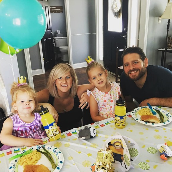 Meet your Posher, Niki - Picture 1 of 1